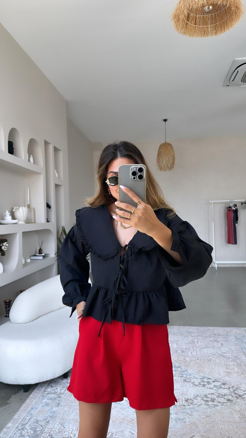 Siyah Yakalı Romantik Poplin Bluz