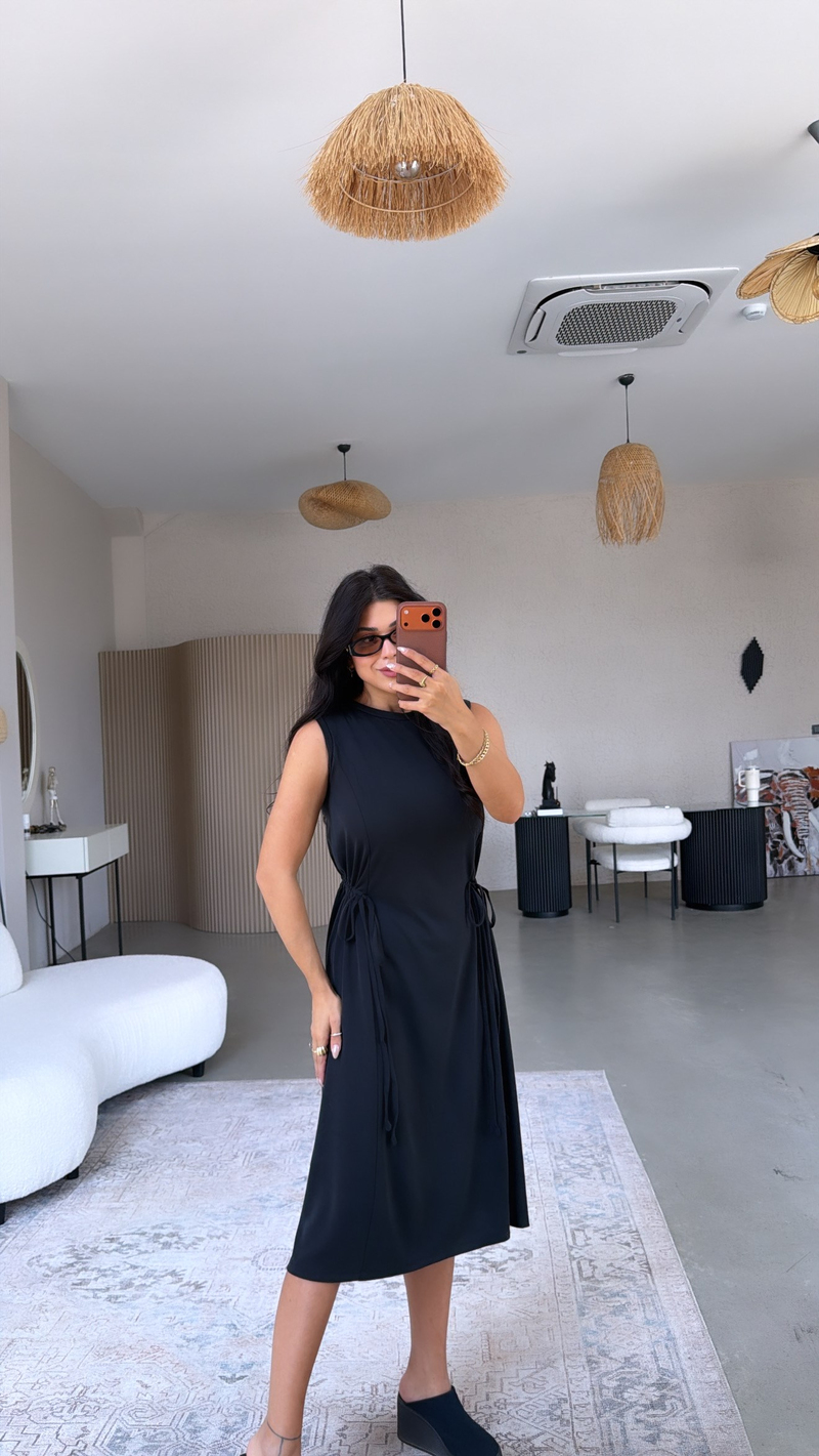Siyah Yanları Bağcıklı Büzgülü Orijinal Pike Modal Elbise