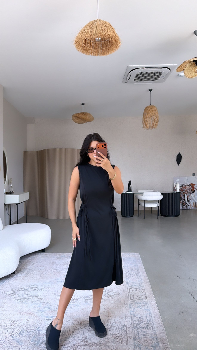 Siyah Yanları Bağcıklı Büzgülü Orijinal Pike Modal Elbise