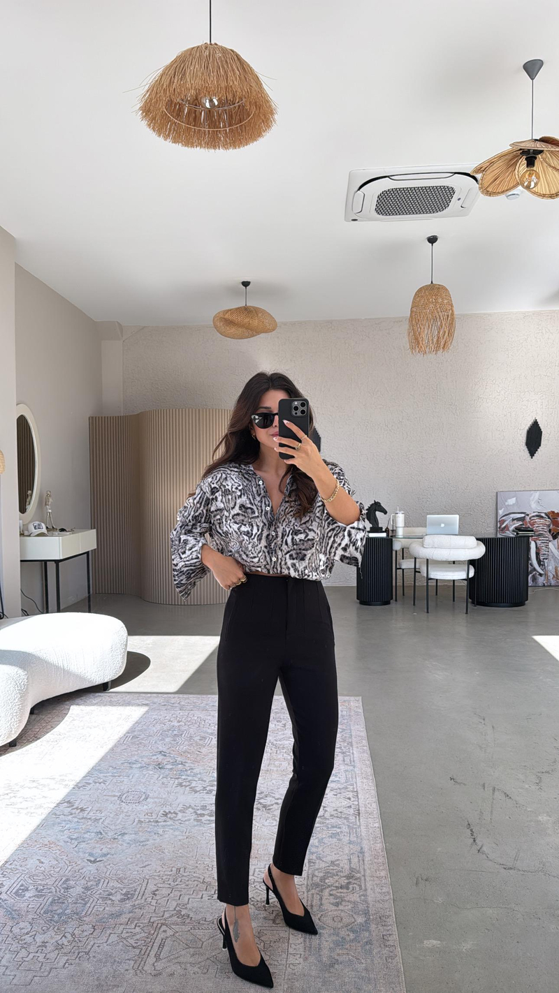 Siyah Zr Model Bel Detaylı Kumaş Pantolon
