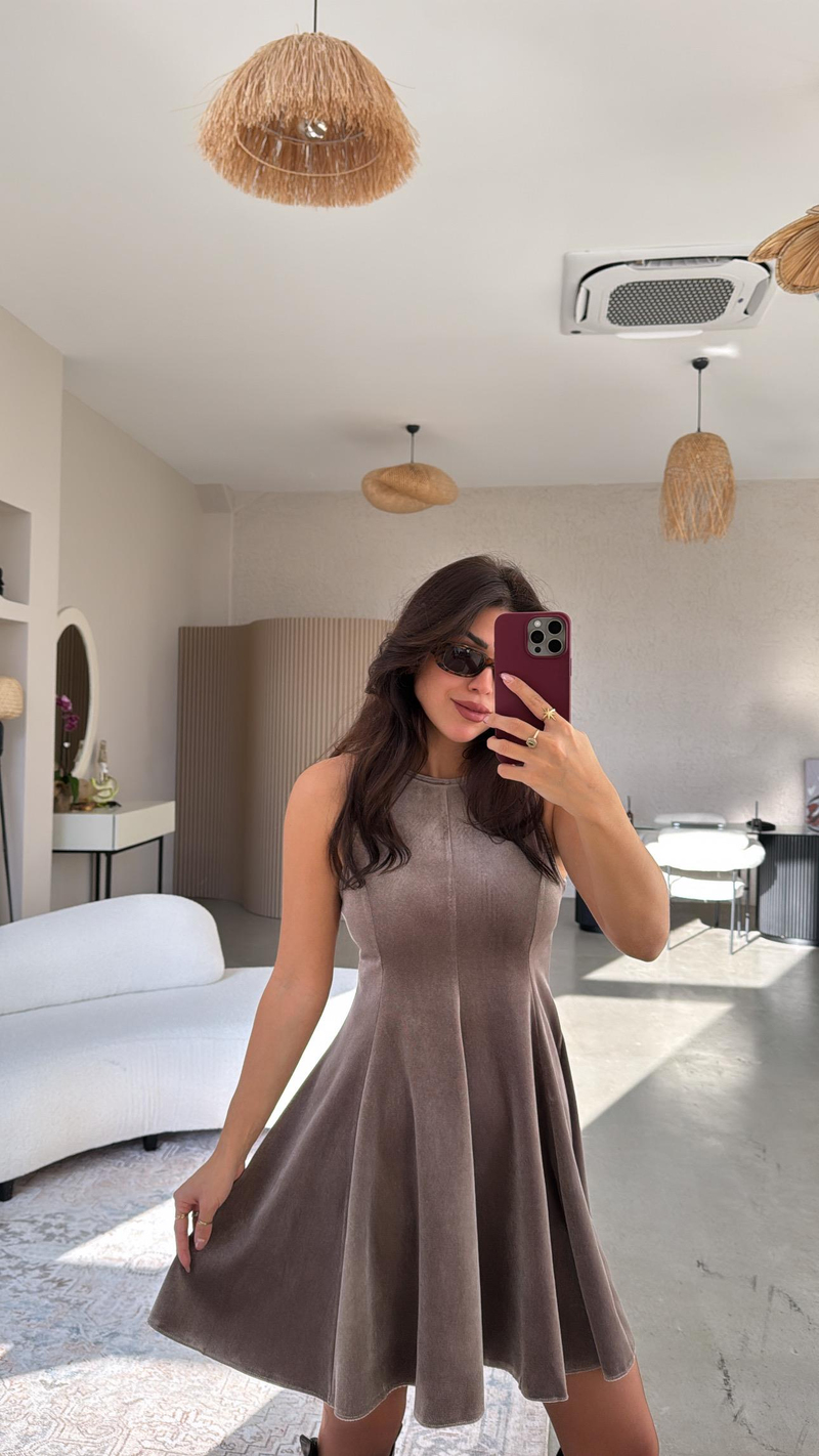 Vizon Kiloş Halter Yaka Kadife Elbise