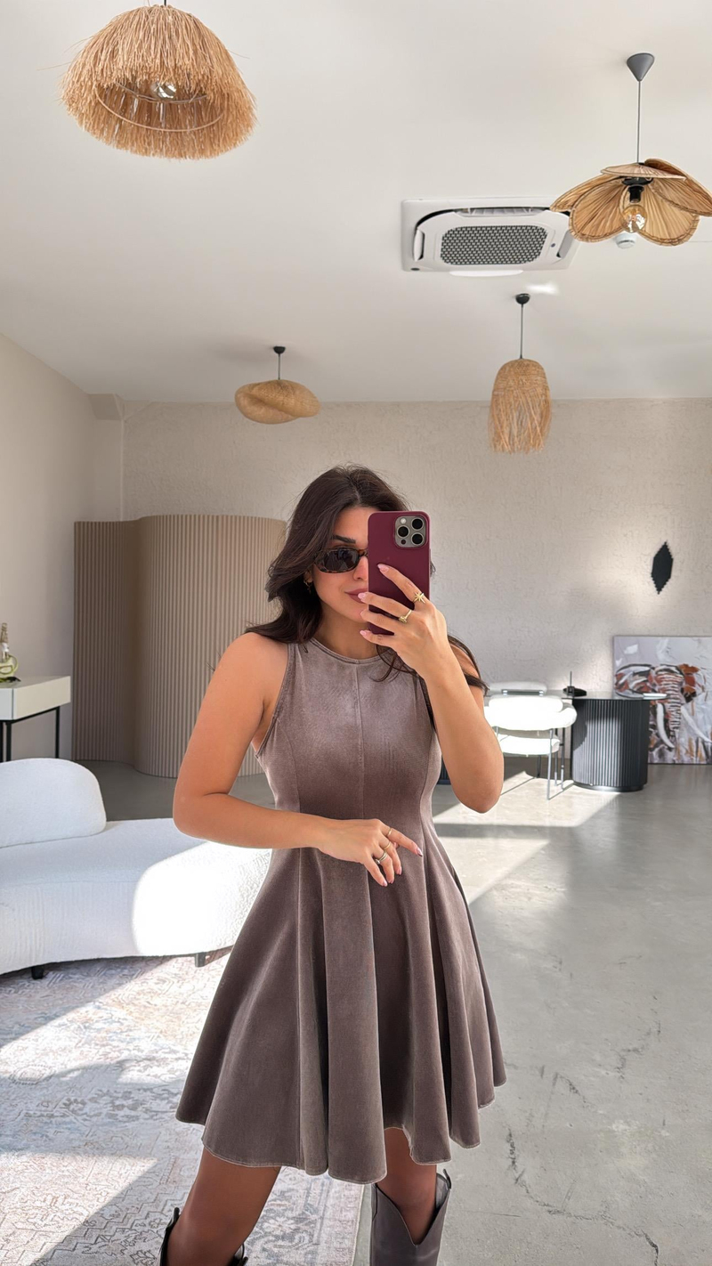 Vizon Kiloş Halter Yaka Kadife Elbise