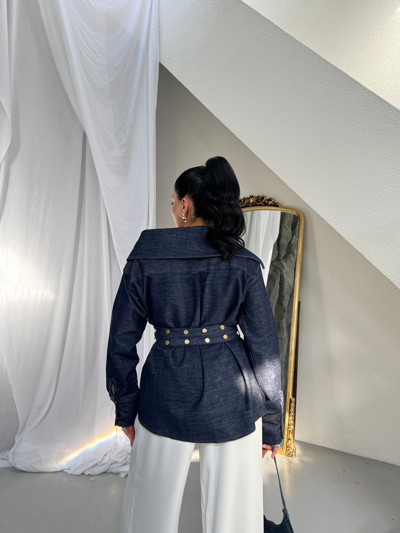 Asimetrik Yaka Kemerli Çıtçıtlı Denim Gömlek