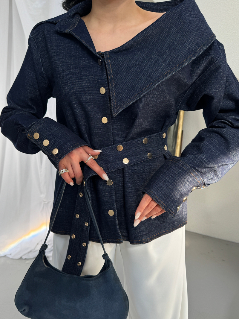 Asimetrik Yaka Kemerli Çıtçıtlı Denim Gömlek