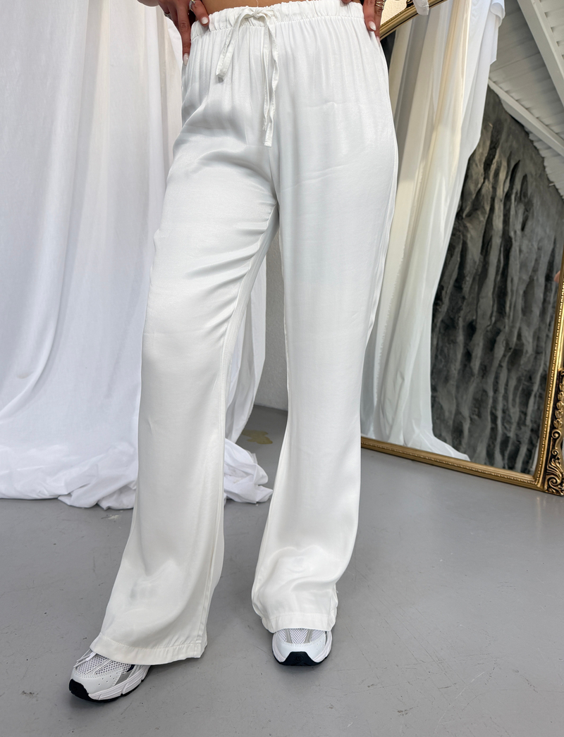 Beli Lastikli Saten Pantolon 