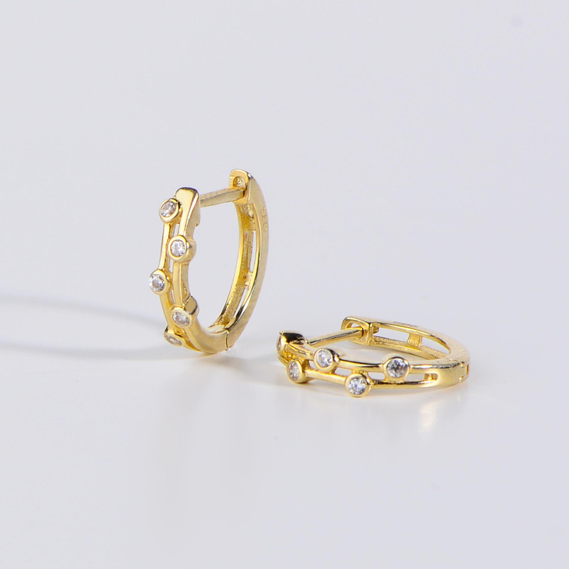 14 Ayar Altın Minik Taşlı Halka Küpe