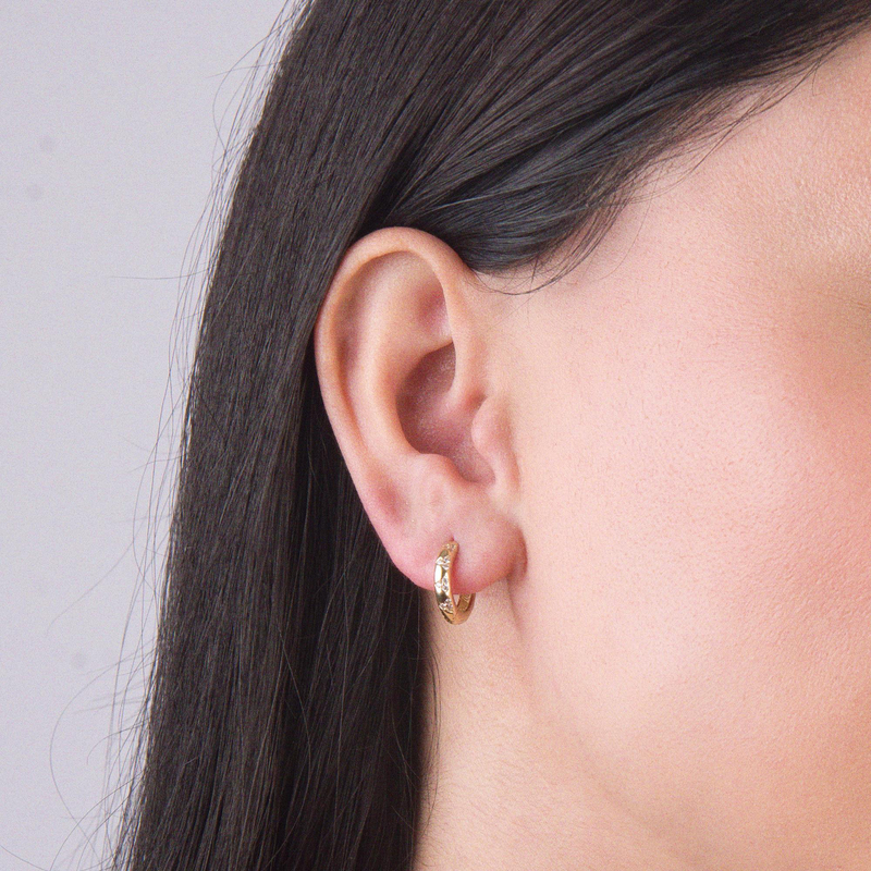 14 Ayar Modern Taşlı Halka Altın Küpe