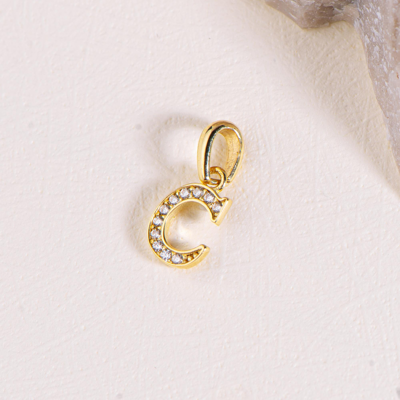 14 Ayar Altın C Harfi Taşlı Kolye Ucu