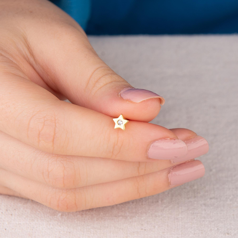 14 Ayar Altın Tek Taşlı Yıldız Küpe