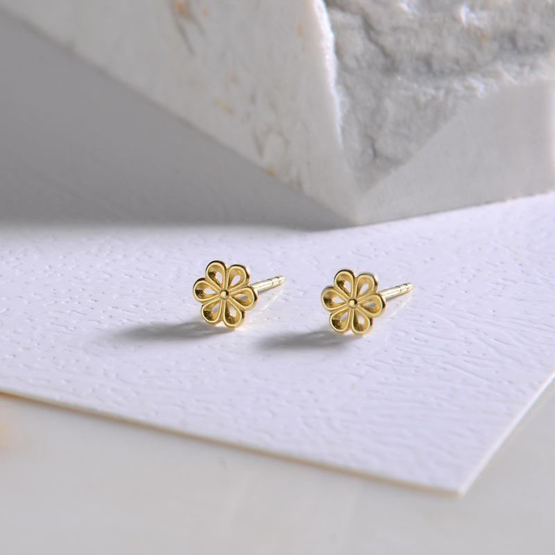 14 Ayar Altın Papatya Küpe