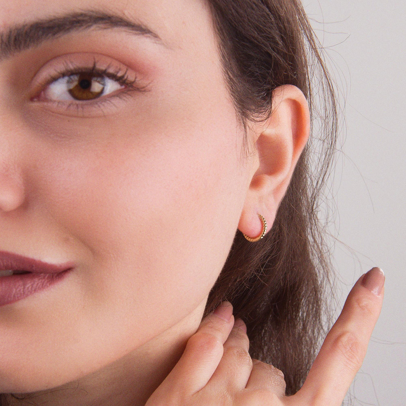 14 Ayar Altın Minik Modern Burgulu Halka Küpe