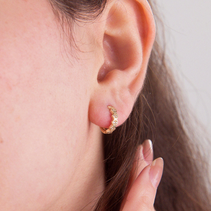 14 Ayar Altın Taşlı Petek Halka Küpe