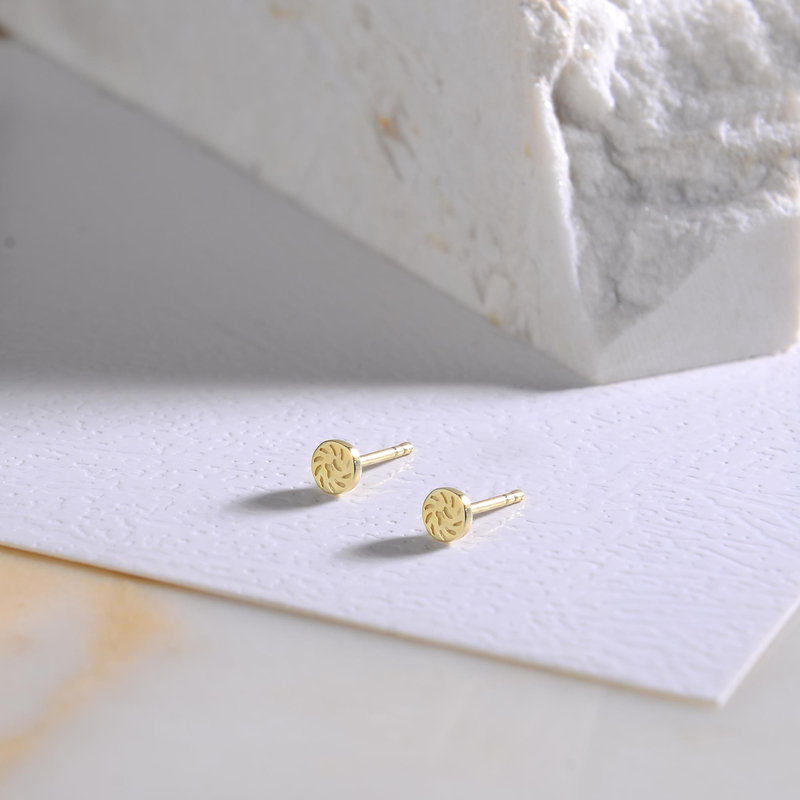 14 Ayar Altın Minik Yuvarlak Küpe