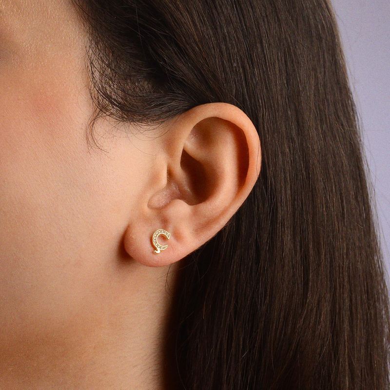 14 Ayar Altın Taşlı Ç Harf Küpe