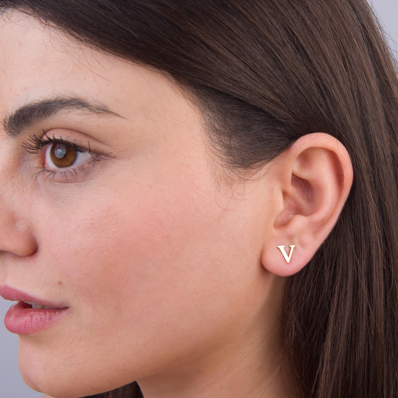 14 Ayar Altın V Harf Küpe