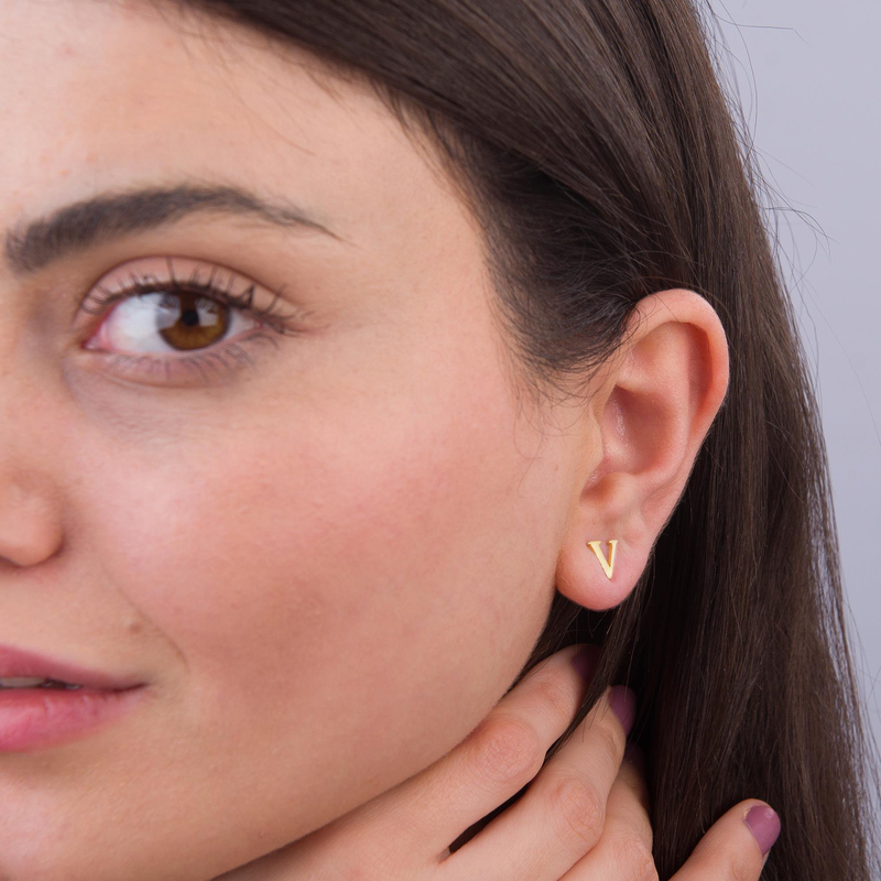 14 Ayar Altın V Harf Küpe