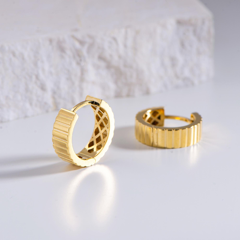 14 Ayar İtalyan Halka Desenli Altın Küpe