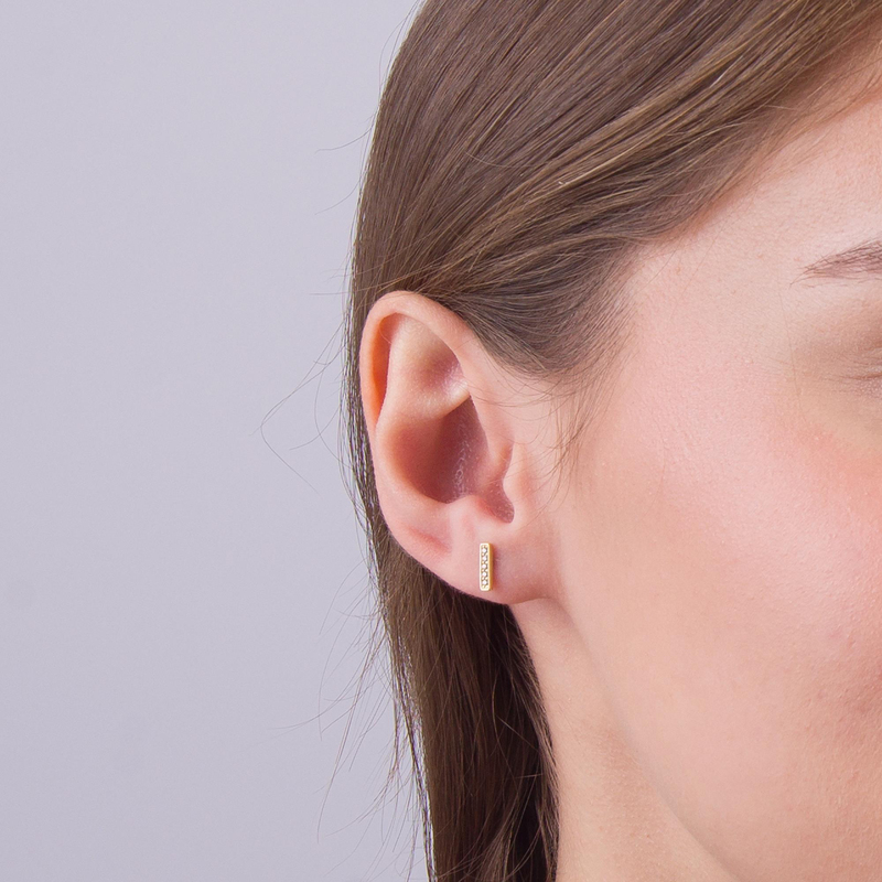 14 Ayar Altın Çubuk Taşlı Küpe