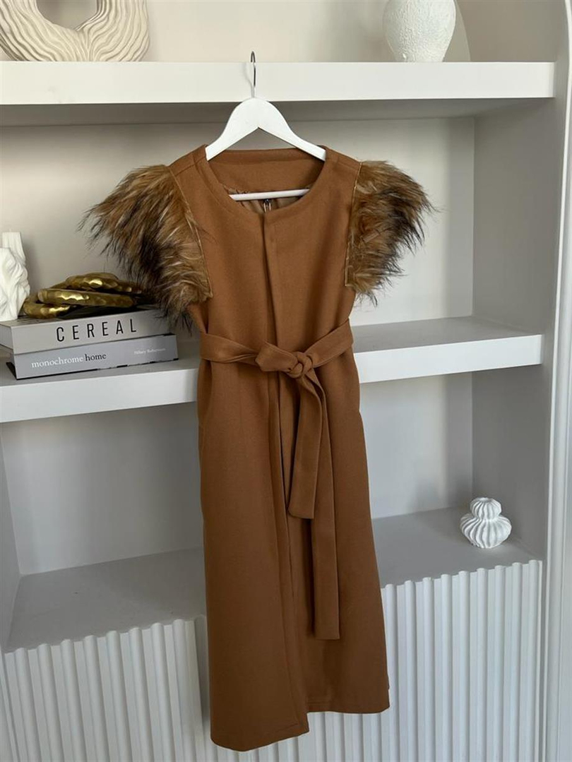 KÜRKLÜ KAŞE YELEK CAMEL