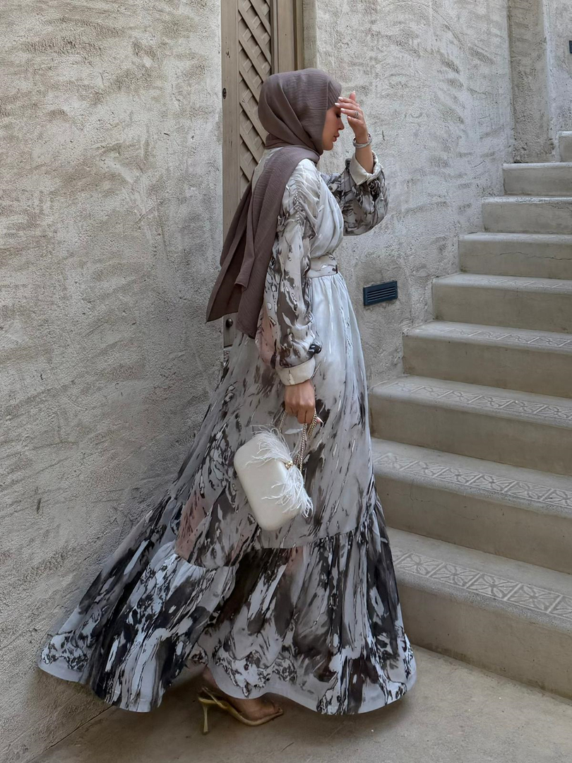 Laura Elbise Taş 