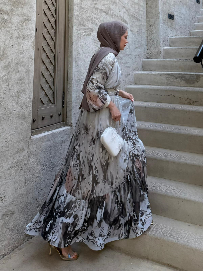 Laura Elbise Taş 