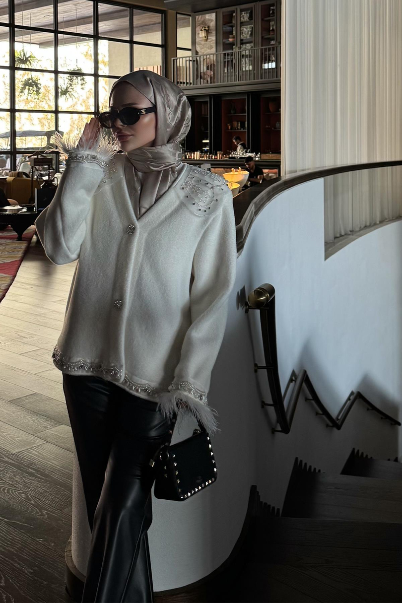 Taş Detaylı Kolu Tüylü Diva Ceket Ekru