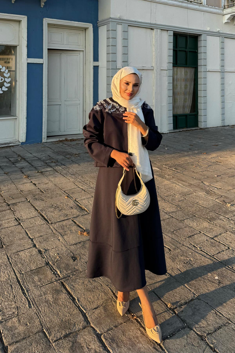Yakası Taş İşlemeli Etekli Mina Scuba Takım Lacivert