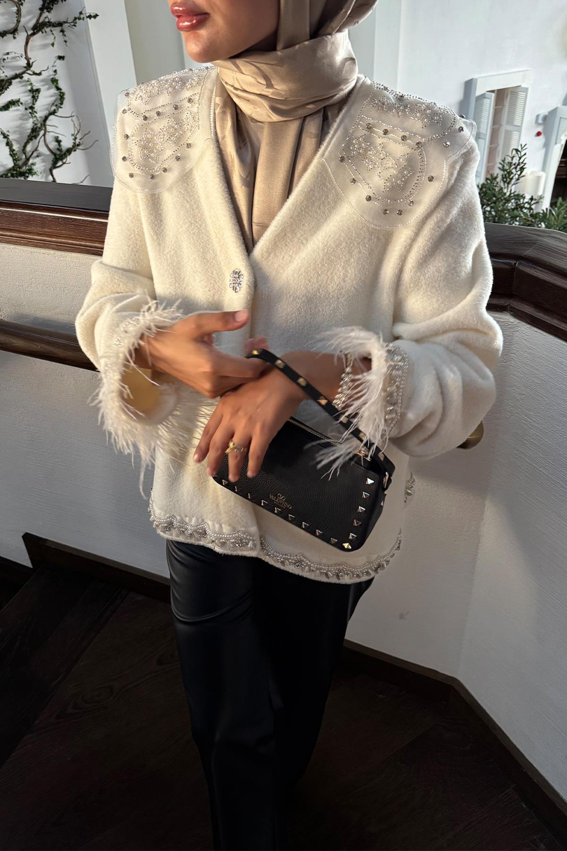 Taş Detaylı Kolu Tüylü Diva Ceket Ekru