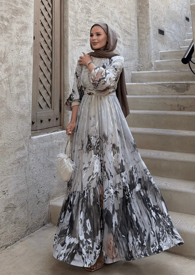 Laura Elbise Taş 