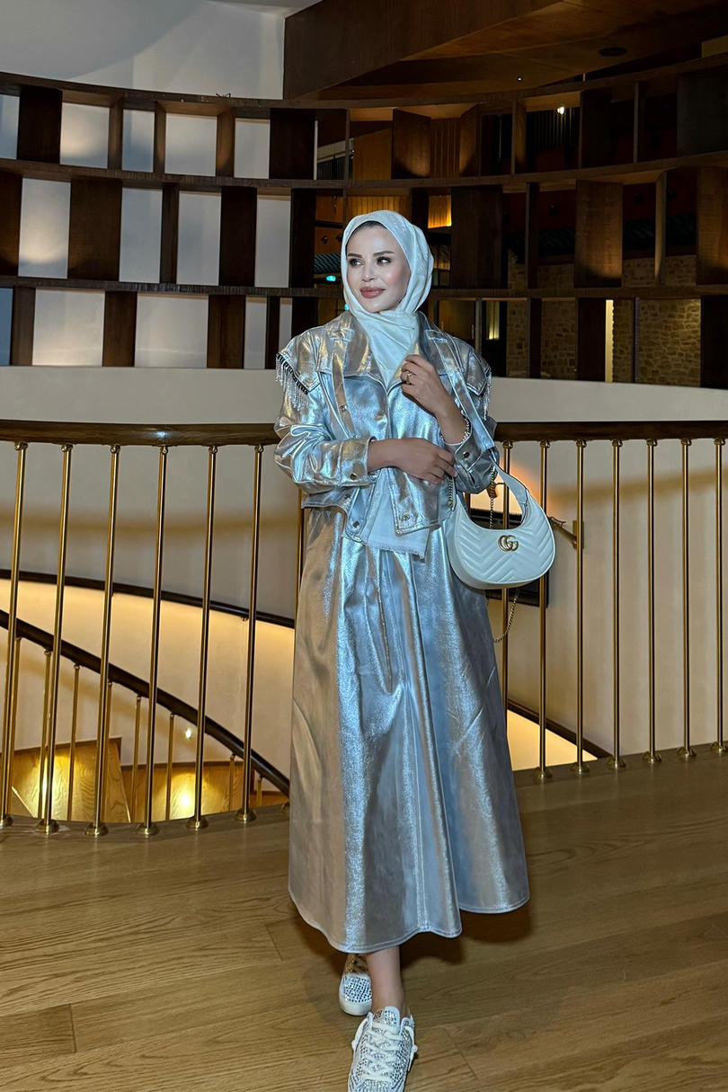 Omzu Taş Detaylı Metalik Azalea  Etekli Takım Gümüş