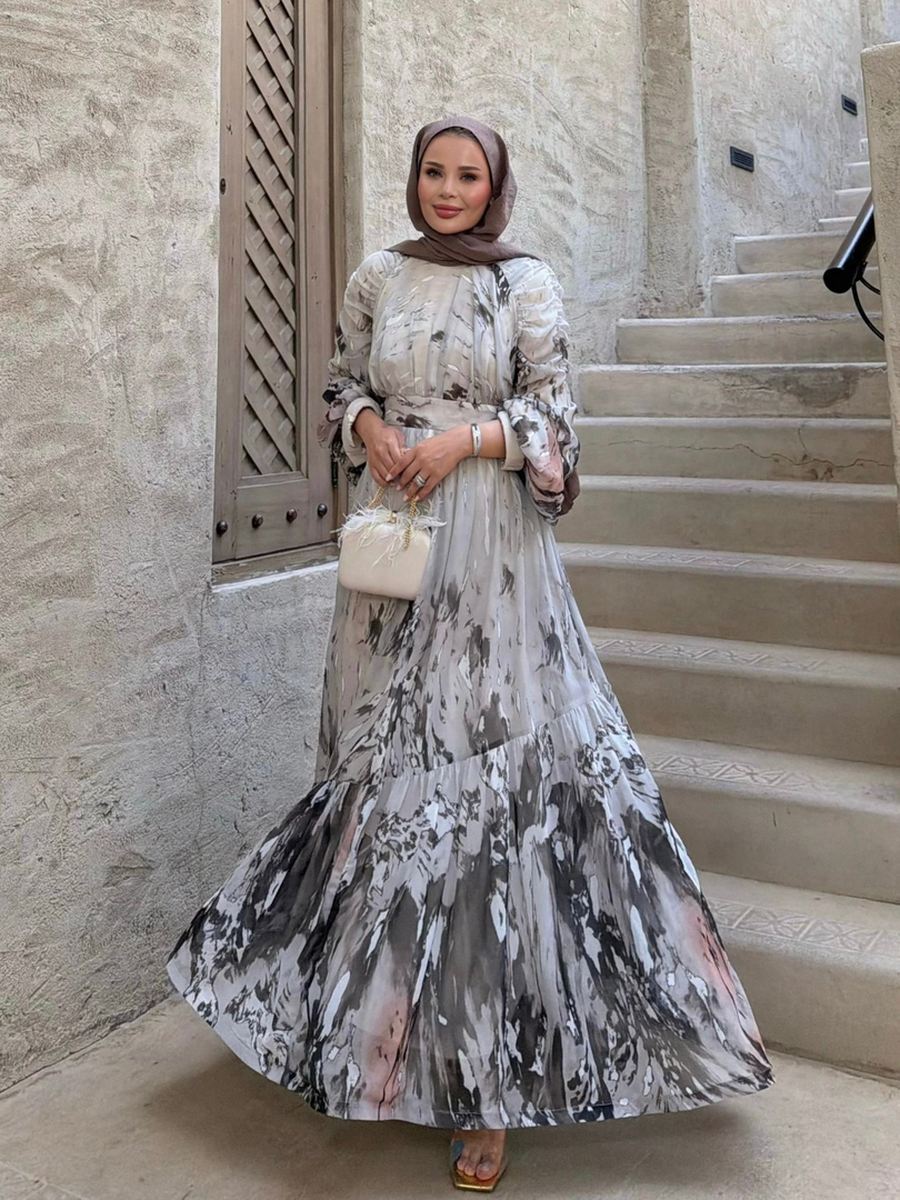 Laura Elbise Taş 