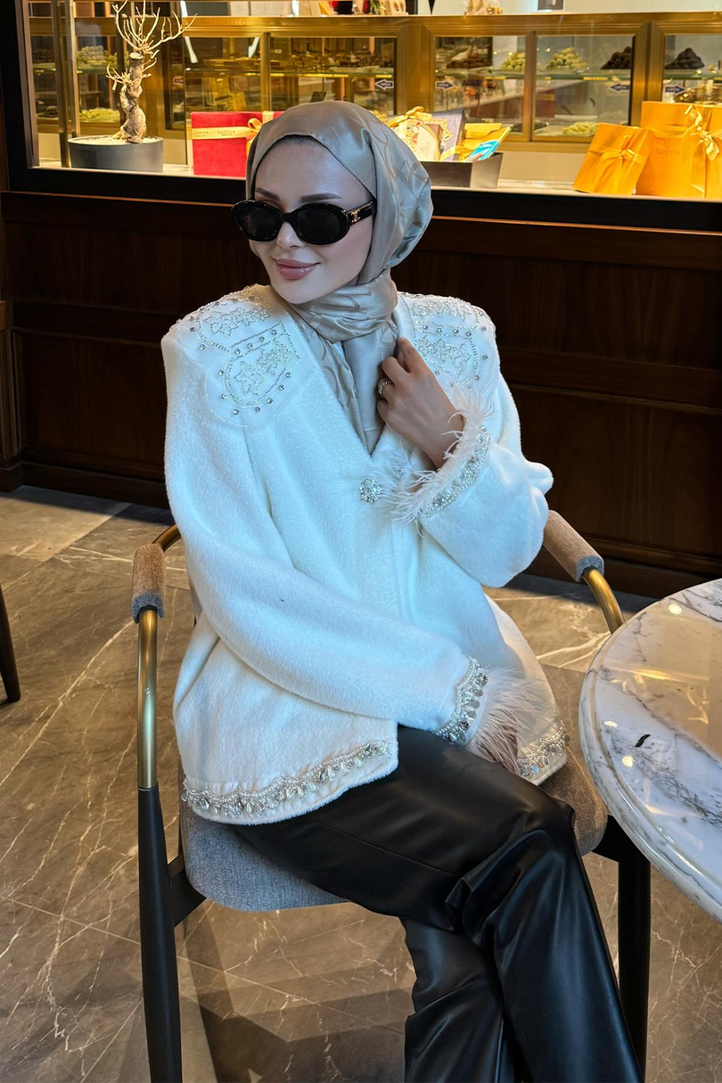 Taş Detaylı Kolu Tüylü Diva Ceket Ekru