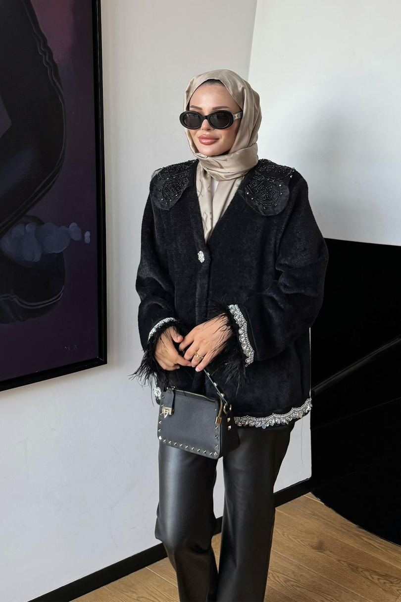 Taş Detaylı Kolu Tüylü Diva Ceket Siyah
