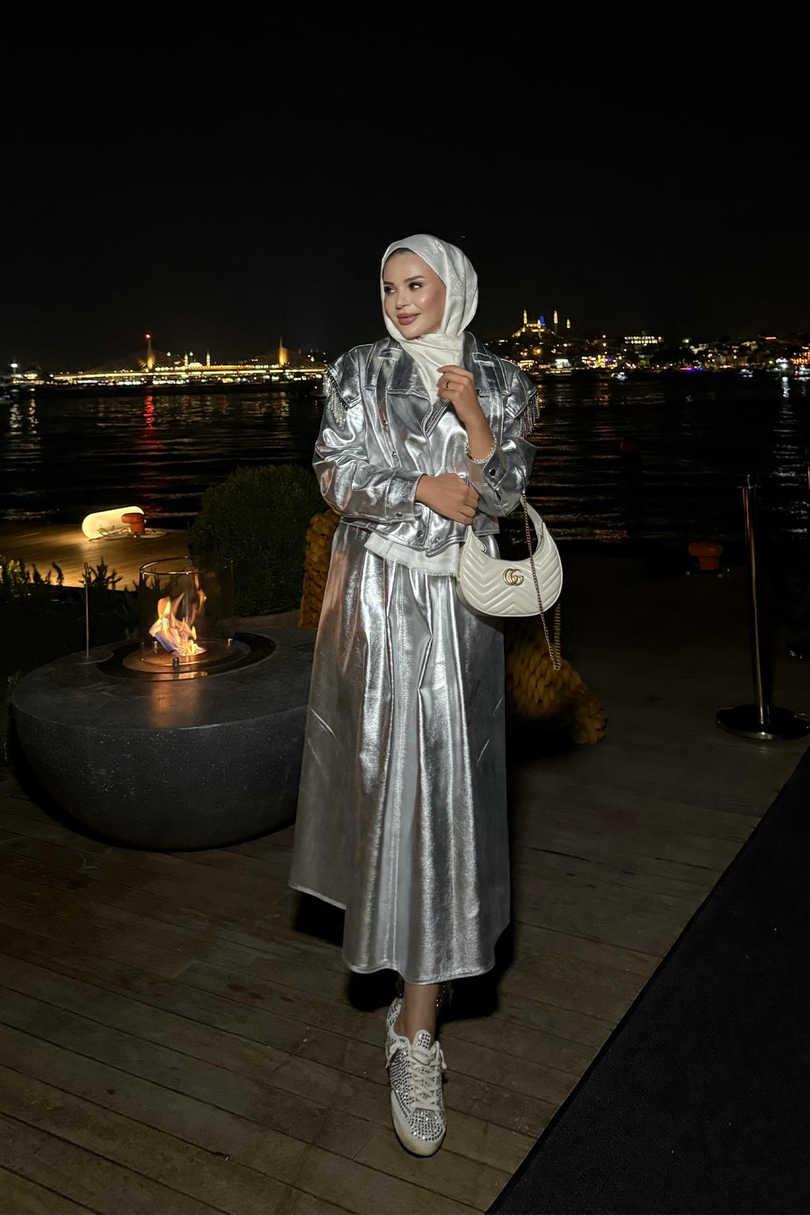 Omzu Taş Detaylı Metalik Azalea  Etekli Takım Gümüş