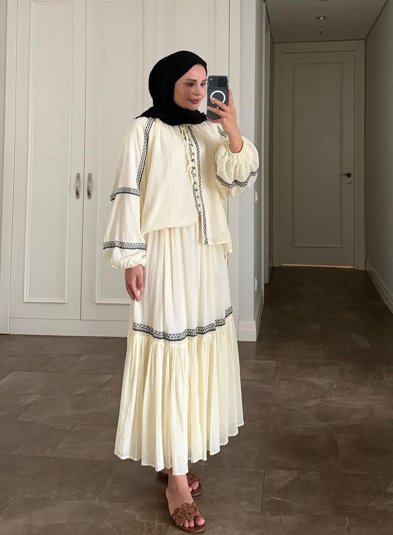 Vintage Etekli Takım Krem