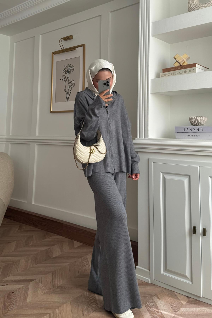 KAPÜŞON DETAYLI IVY PANTOLONLU  TRİKO TAKIM GRİ