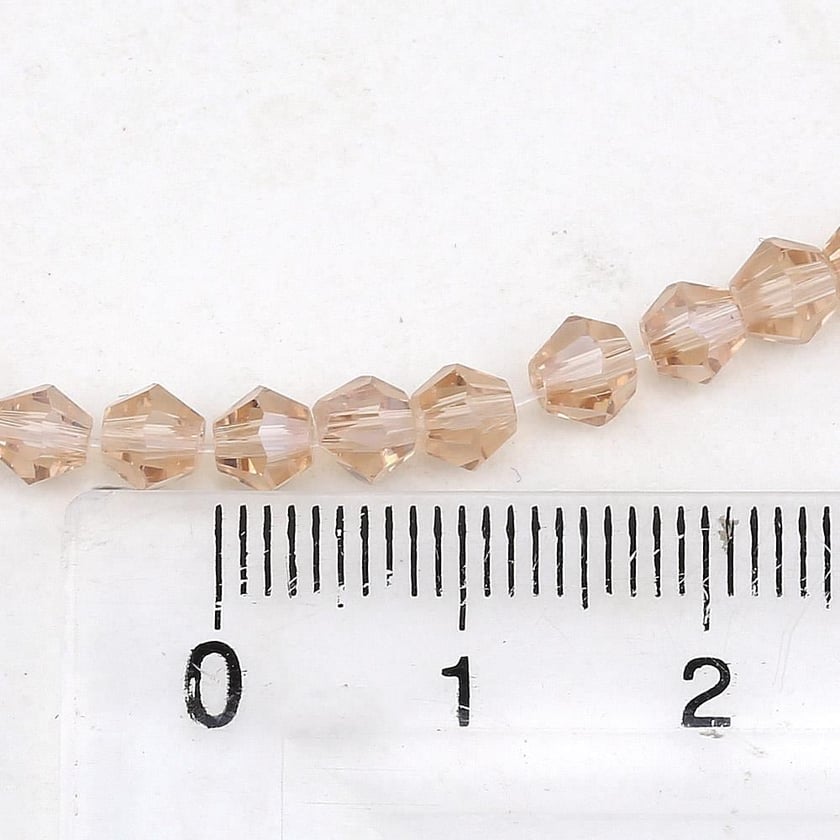 4 mm Bal Rengi Piramit Cam Boncuk