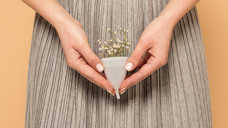 SÜRDÜRÜLEBİLİR VE SAĞLIKLI: MENSTRUEL KAP NEDİR VE NASIL KULLANILIR?