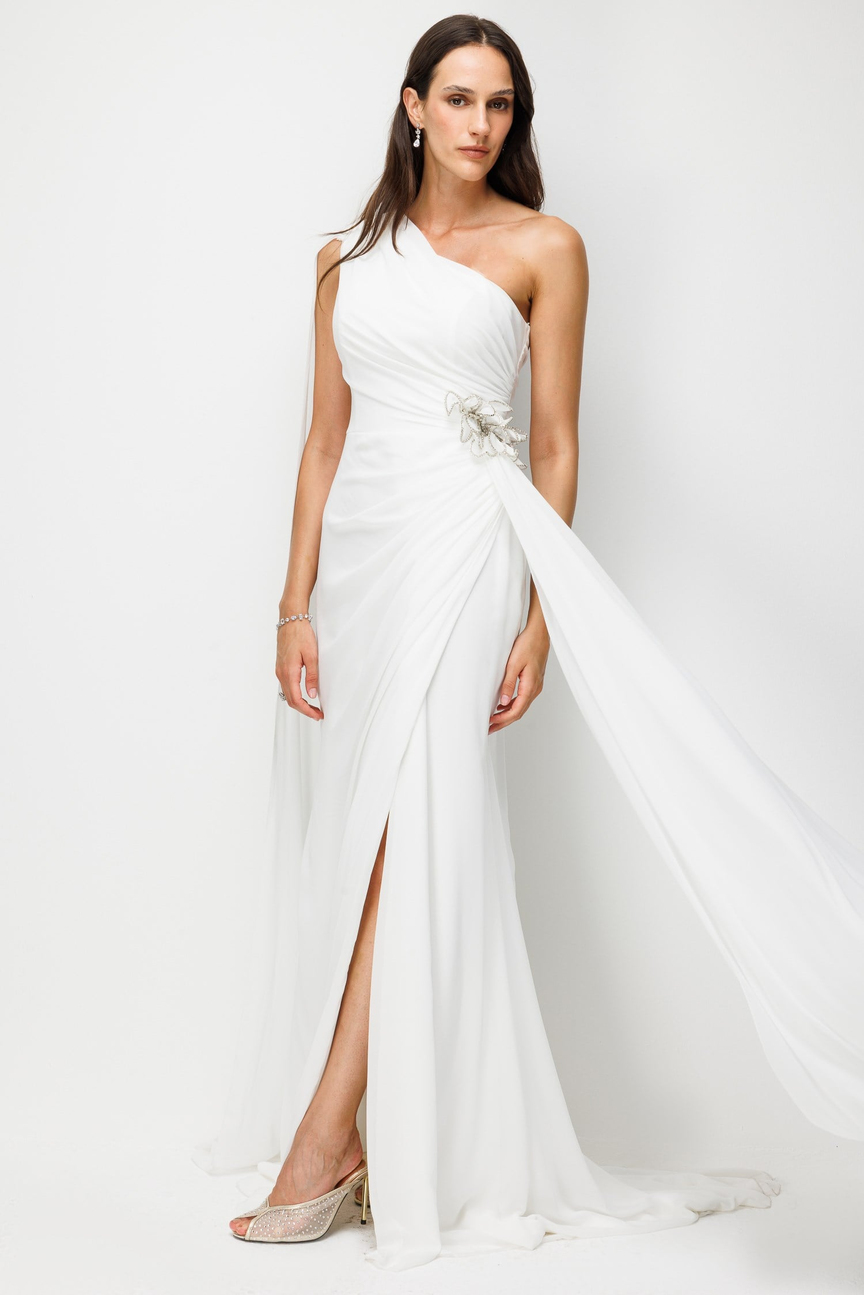 Tek Omuz Drape Detaylı Çiçek Broşlu Şifon Abiye Elbise KEMİK