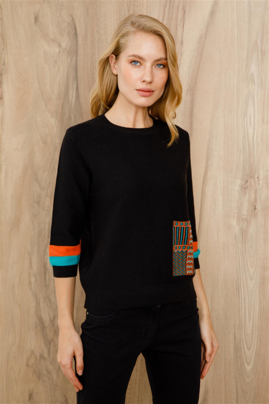 KİLİM DESEN CEPLİ SIFIR YAKA KAZAK SİYAH