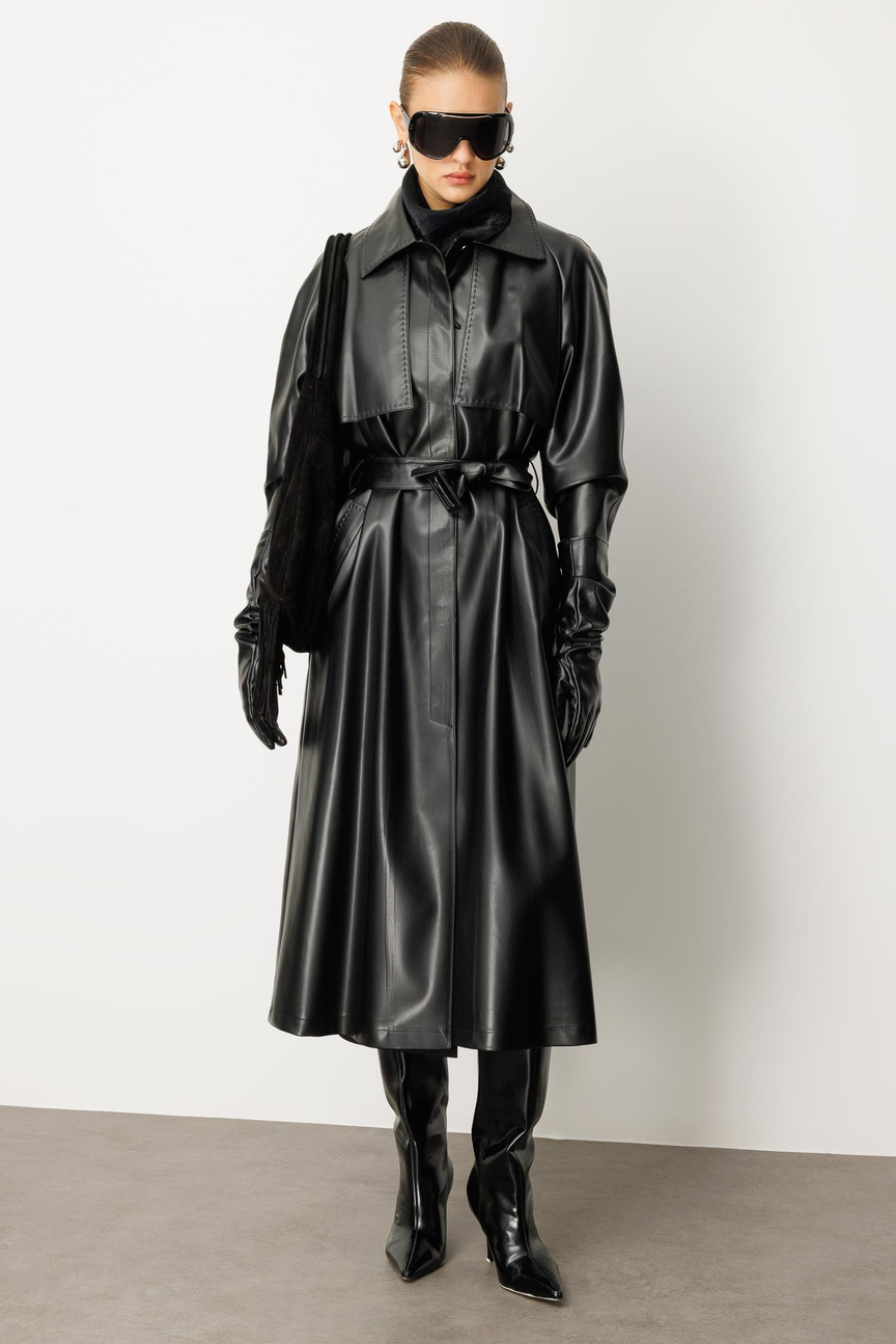 Reglan Kol Pelerin ve Punto Dikiş Detaylı Deri Trençkot SİYAH