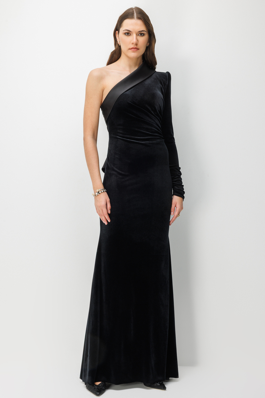 Tek Omuz Asimetrik Detaylı Kadife Maxı  SİYAH
