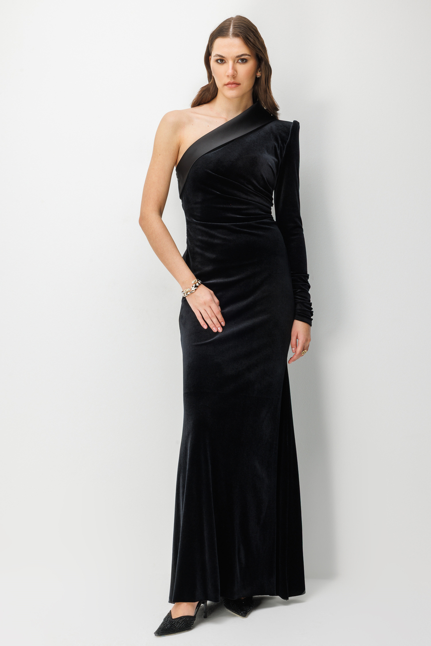 Tek Omuz Asimetrik Detaylı Kadife Maxı  SİYAH