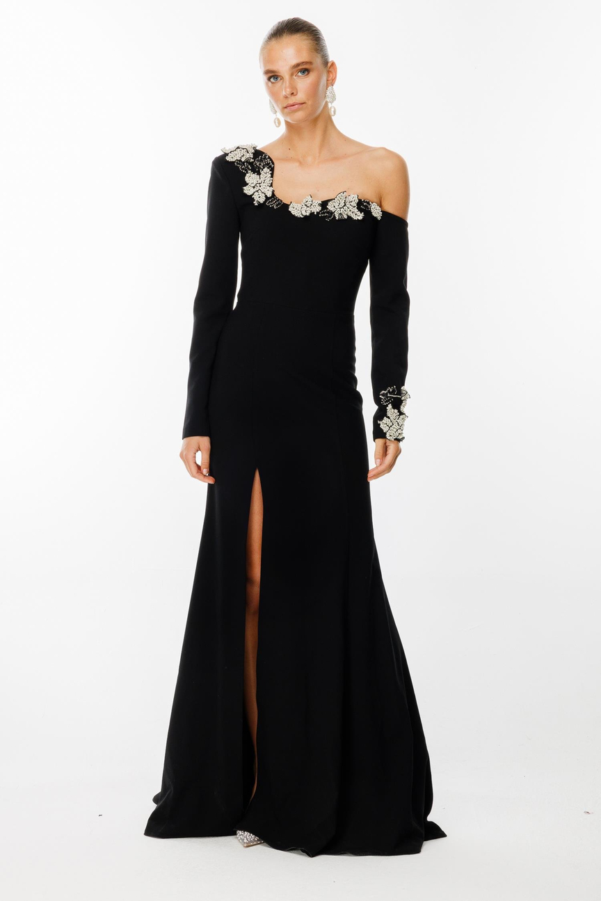 Uzun Kollu Yakası Aksesuar İşlemeli Krep Abiye SİYAH