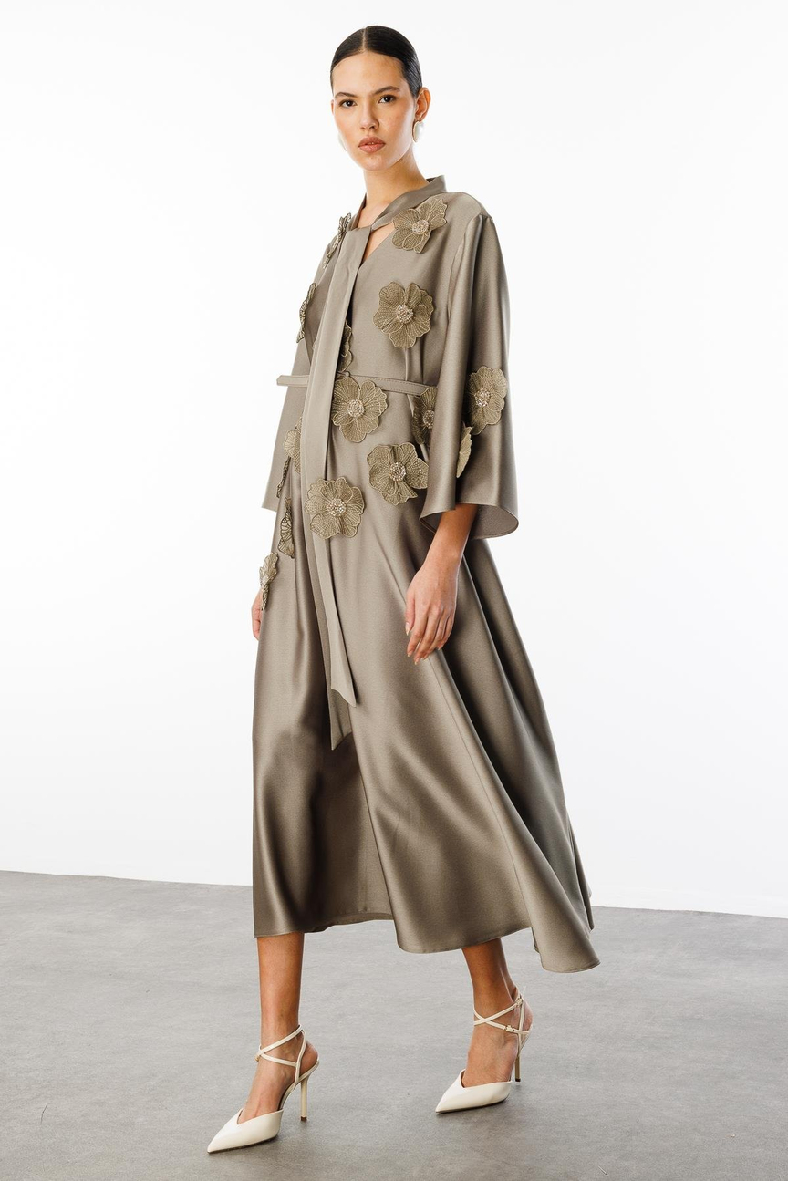 Yaka Şal Bağlamalı Çiçek Detaylı Kemerli Elbise YEŞİL