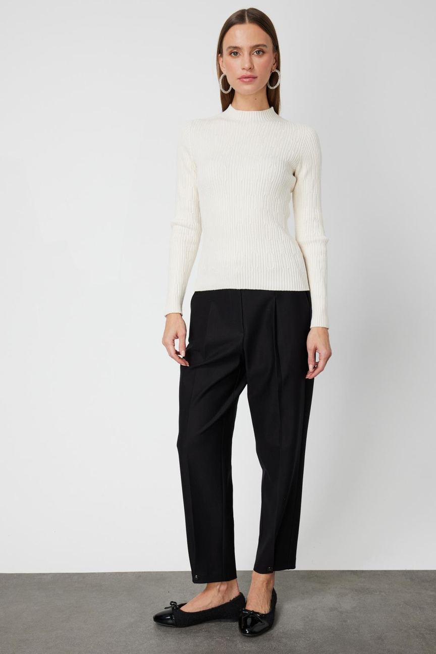 Half Turtleneck Slim Sweater ECRU