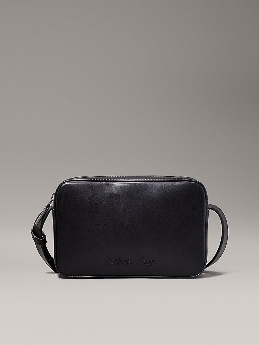 Calvin Klein Calvin Kleın Kadın Ayarlanabilir Omuz Askılı Marka Logo Baskılı Deri Siyah Omuz Çantası K60K612555-BEH