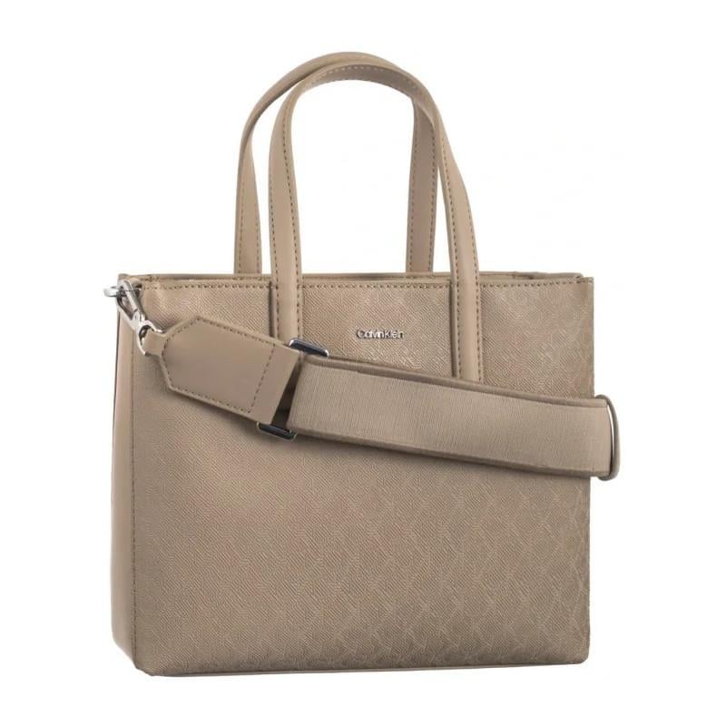 Calvin Klein Calvin Klein Kadın Çıkarılabilir Omuz Askılı Fermuarlı CK Monogram Dokulu Kahverengi Omuz Çantası K60K613023-W75