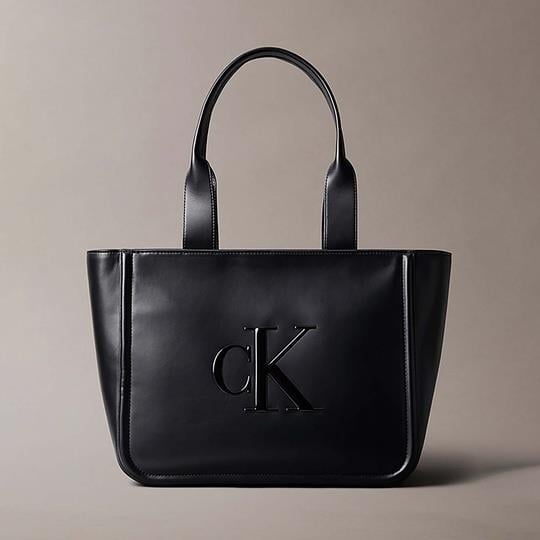 Calvin Klein Calvin Klein Kadın Kısa Askılı Büyük CK Logolu Fermuar Kapamalı Siyah Omuz Çantası LV04F3218G-UB1