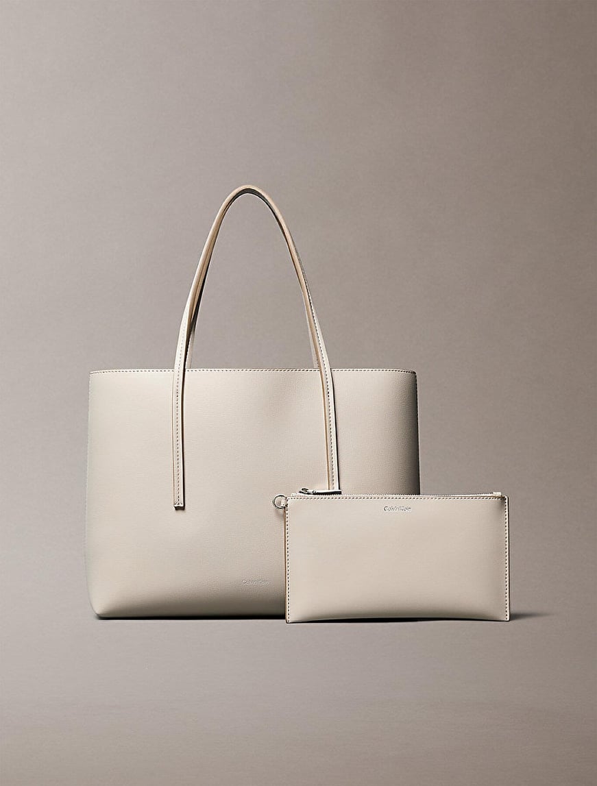 Calvin Klein Calvin Klein Kadın Kısa Kulp Deri Geniş Kalıp Ekstra Cüzdan Bej Omuz Çantası LV04F3275G-338